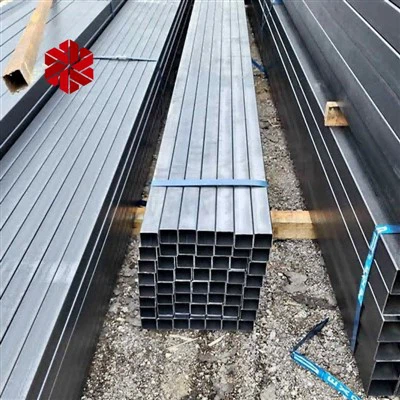 Tubo metálico cuadrado